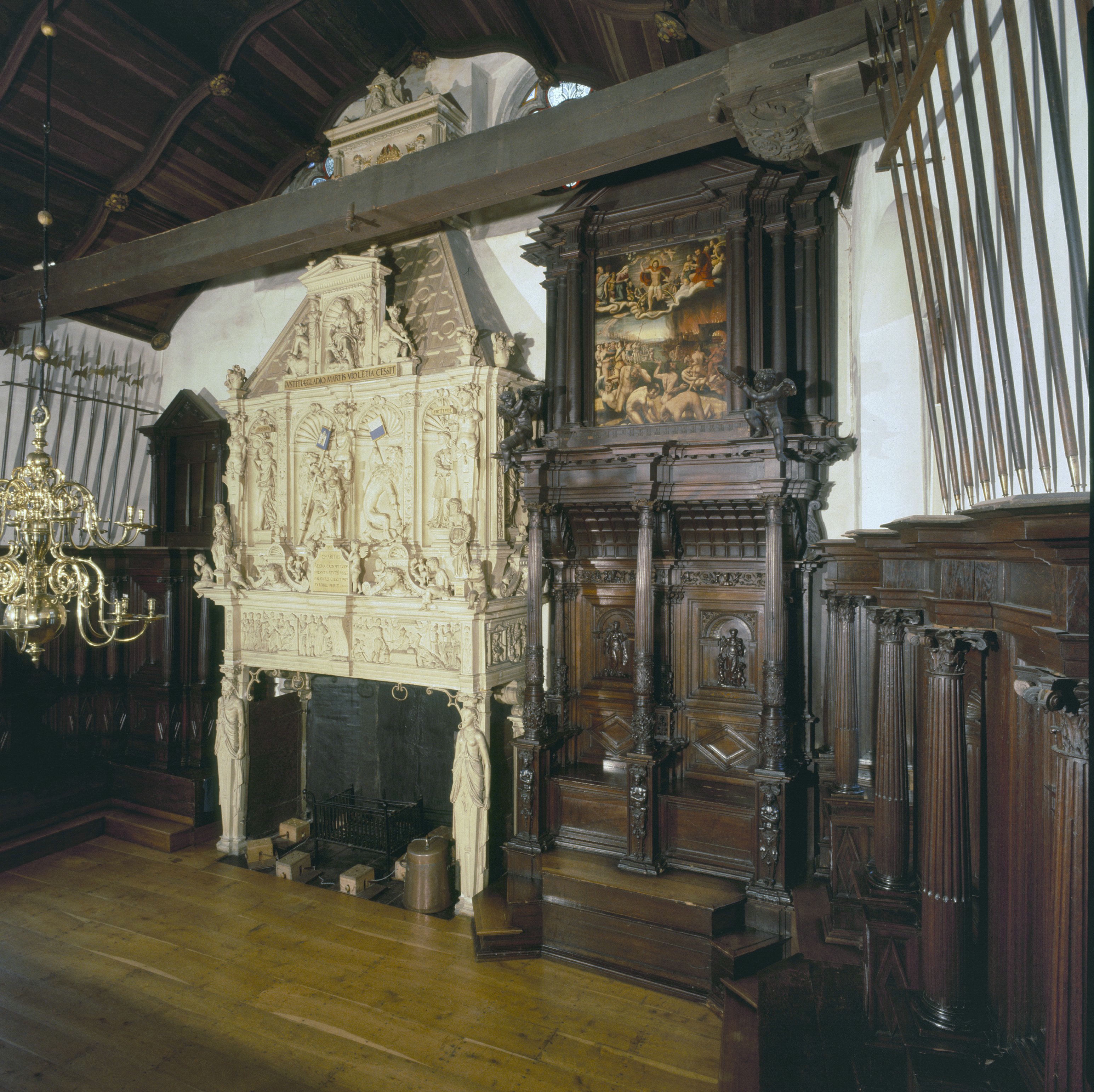 De Schepenzaal in het Stedelijk Museum Kampen — een intacte middeleeuwse rechtszaal